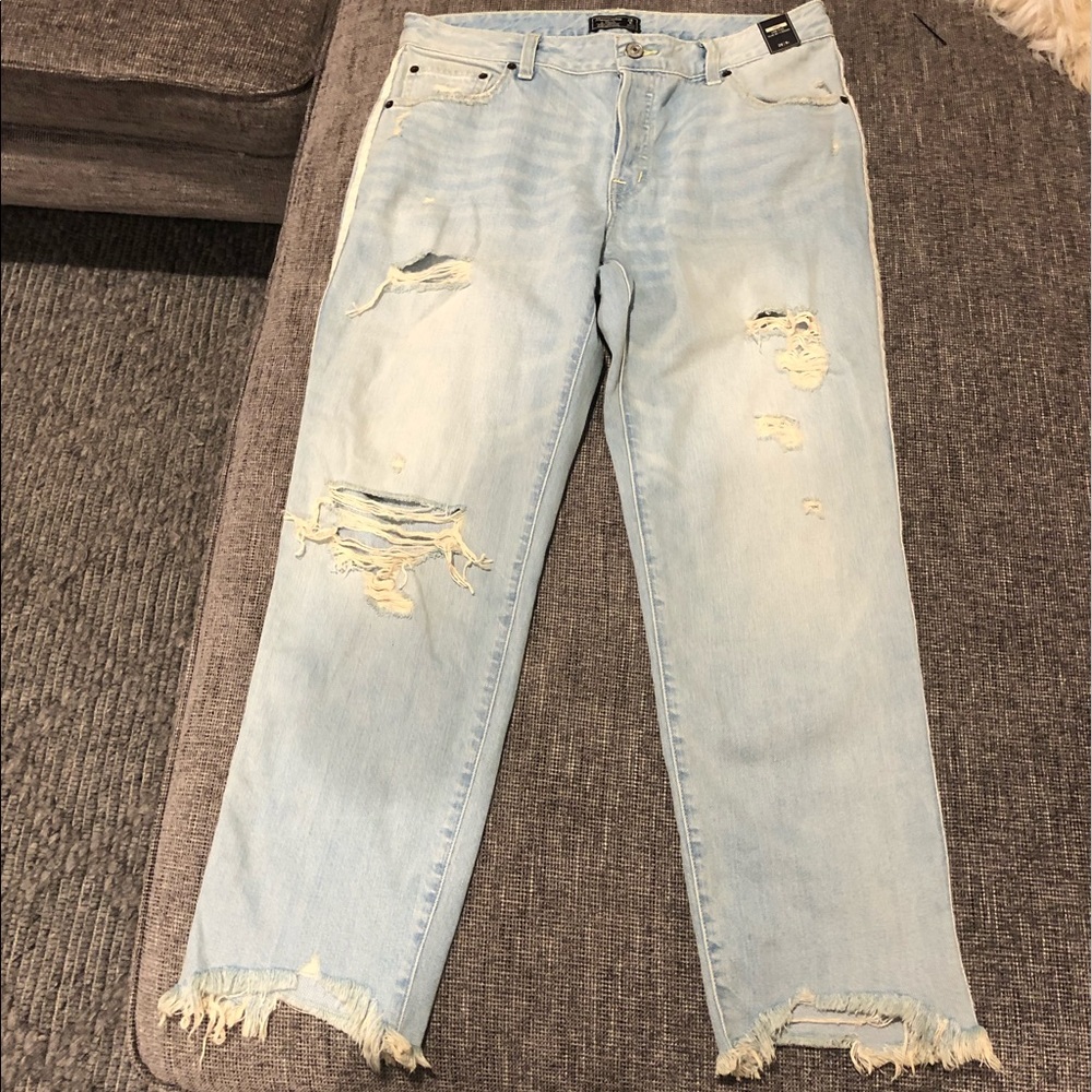 👖A&F low rise slim boyfriend jeans👖